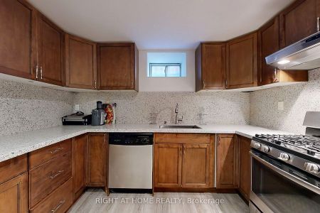 For Lease - 8 Springbrook Drive Unit# BSMT, Richmond Hill, Ontario - Photo 3