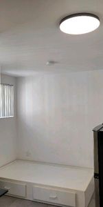 1 1/2 **Non-Fumeur** Chauffé, Éclairé, Semi Meublé, Intercom, WI-FI ($) Caméras de surveillance **Non-Fumeur** - Photo 4