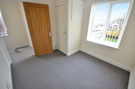 3 bedroom terraced house to rent - Photo 3