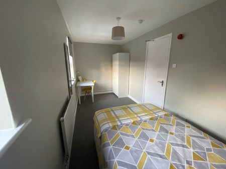 1 bed Apartment for Rent - Photo 5