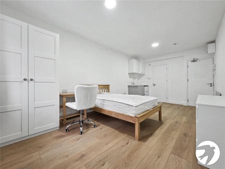 Studio to rent - Photo 4