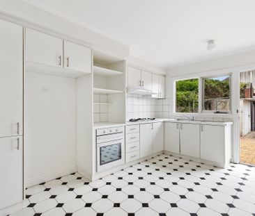 Charming 3-Bedroom House in Brunswick - Photo 3