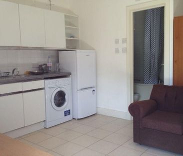 Studio to rent - Photo 6