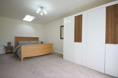 Mollington, Chester - Photo 2