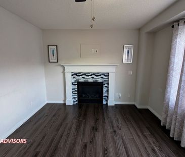 GREAT UPPER 3 BED, 2.5 BATH, 2 STOREY SF HOME WITH A DOUBLE DETACHE... - Photo 3