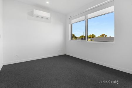 2 Ginning Road, Yarraville VIC 3013 - Townhouse For Rent | Domain - Photo 3