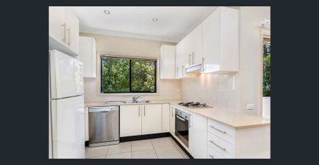 Spacious 3-Bedroom Villa - Photo 3