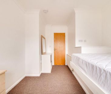 6 bedroom house to rent - Photo 1