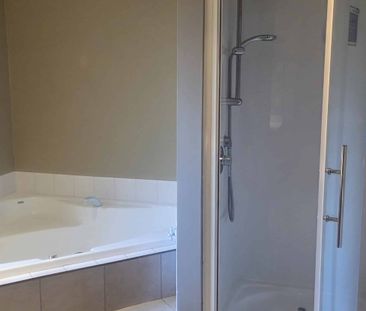 4 Bedroom, 2 Bathroom Home in Queenstown - Photo 1