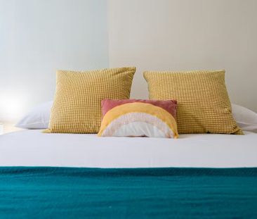 Calle de O'Donnell, Madrid, Community of Madrid 28009 - Photo 2