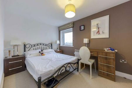 3 bedroom flat to rent - Photo 4