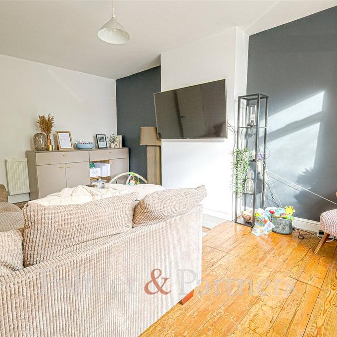 3 bedroom semi-detached house to rent - Photo 1