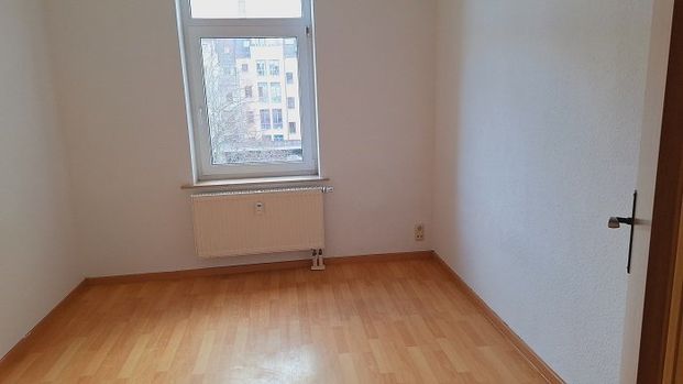 großzügige 3 Raumwohnung nur 5 Minuten mit den Öffentlichen vom Zentrum entfernt - Photo 1