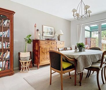Woning te huur in Sint-Genesius-Rode voor € 1.800 met 4 slaapkamers - Photo 1