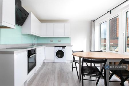 3 bedroom maisonette to rent - Photo 5