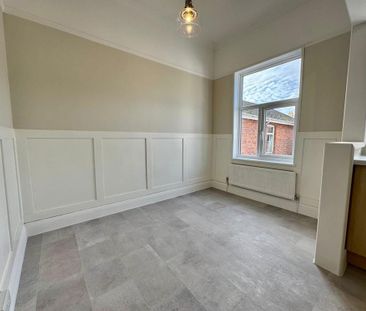 3 bedroom flat to rent - Photo 2