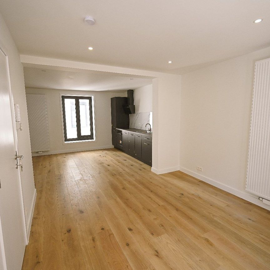 KNAP GERENOVEERD LICHTRIJK APPARTEMENT CENTRUM BLANKENBERGE - Photo 1