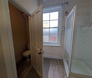 Small Flat, St. Johns Hill, Shrewsbury, SY1 1JQ - Photo 6
