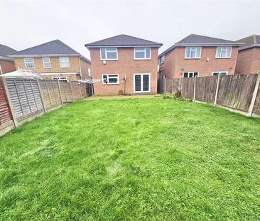 Steli Avenue, Canvey Island, Canvey Island, SS8 - Photo 3