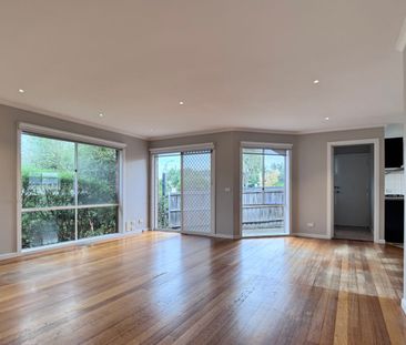 Family Living - Photo 6