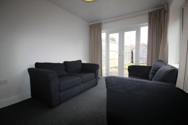 6 Bed Terraced House, Portswood Road, SO17 - Photo 1