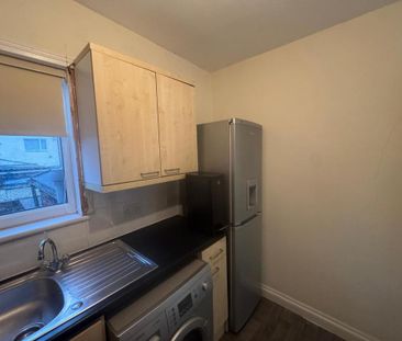 2 bedroom maisonette to rent - Photo 5