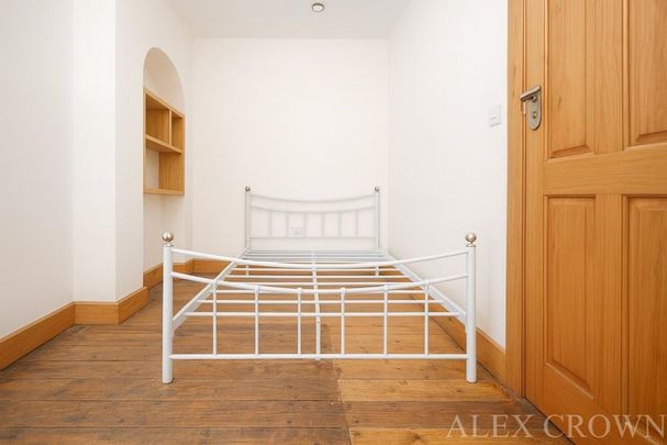 3 bedroom flat to rent - Photo 1