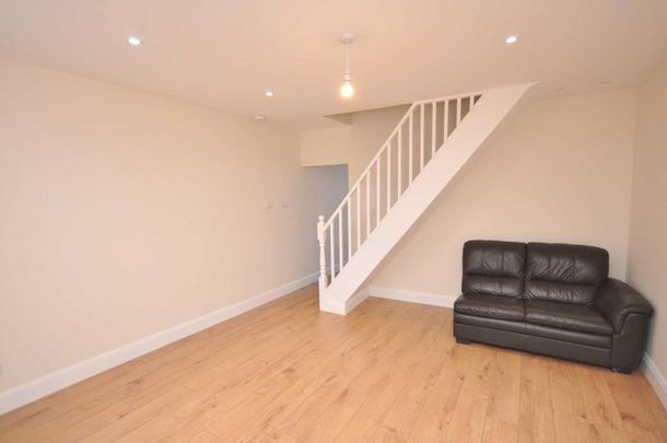 2 bedroom cottage to rent - Photo 1