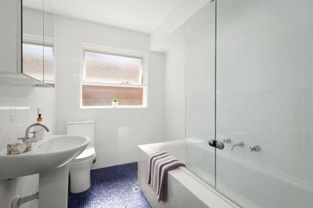 Classic Comfort and Convenience - Photo 5