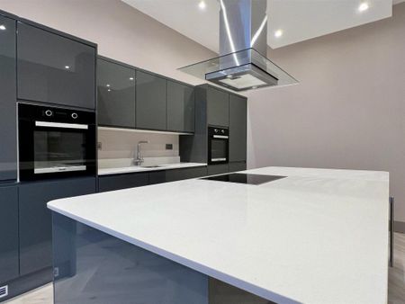 Sitwell House, Horse Carriage Lane, Moorgate, Rotherham, S60 3FP - Photo 4