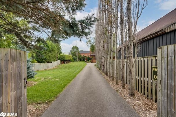 For Lease - 22 Queen Street, Innisfil, Ontario - Photo 1