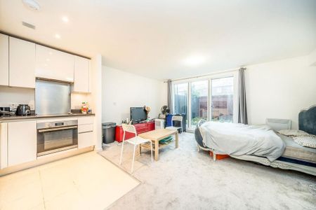 Studio to rent - Photo 2