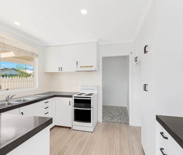 Spacious Four-Bedroom Home in Central Ballina - Photo 4
