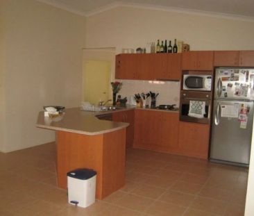 Spacious 4-Bedroom Family Home in Convenient Forest Lake Location - Photo 5