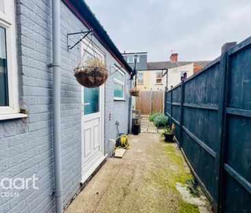 3 bedroom terraced house to rent - Photo 2
