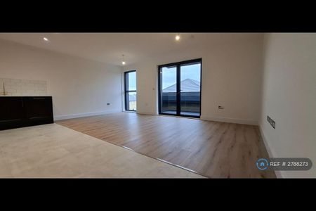 2 bedroom flat to rent - Photo 3