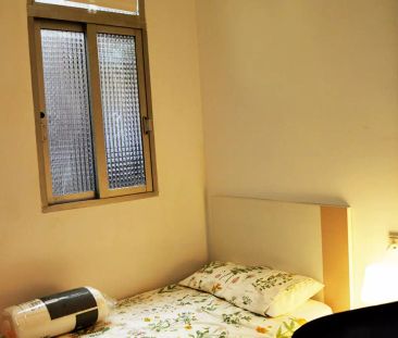 Exterior room with desk in 4-bedroom apartment, Extramurs - Females - Photo 6