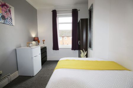 Student Accommodation, 56 Foster Street, Sincil Bank, Lincoln, Lincolnshire, LN5 7QF - Photo 4