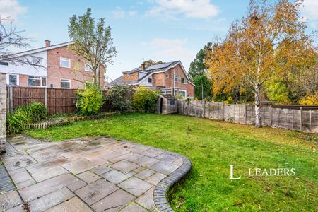 4 bedroom house to rent Hurstville Drive, Waterlooville, Hampshire, PO7 - Photo 2