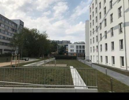 Studio Apartment - Photo 1