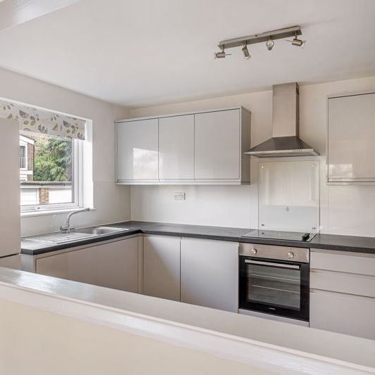 Cedar Court, Haslemere - 2 bedrooms Property for lettings - Seymours - Photo 1