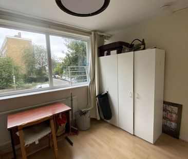 Room in a Shared House, Hayward Gardens, SW15 - Photo 1