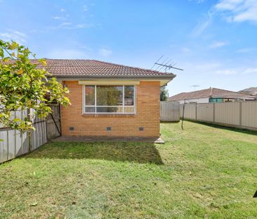 2/44 Ford Avenue, Sunshine North VIC 3020 - House For Rent | Domain - Photo 2