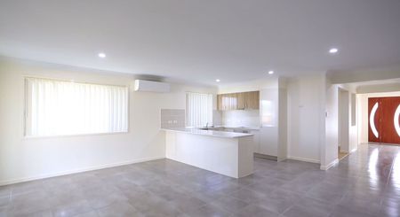 Spacious & Modern Family Home in Pimpama! - Photo 3