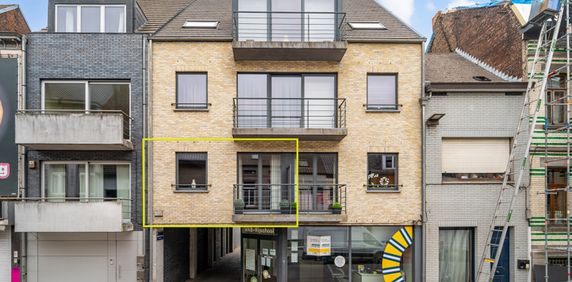 appartement met 2 slpk en autostaanplaats nabij centrum - Photo 2