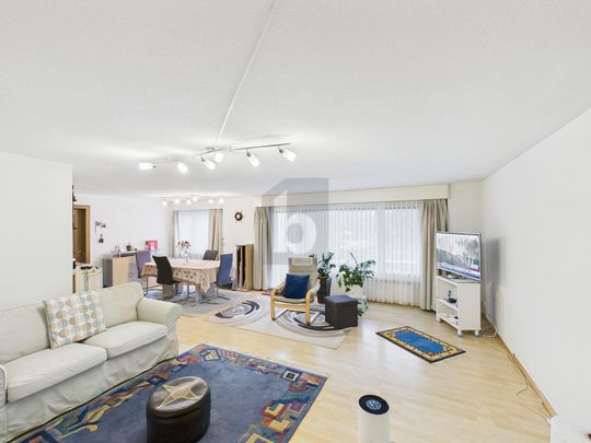 GROSSZÜGIG IN FAMILIENFREUNDLICHEM QUARTIER - Photo 1