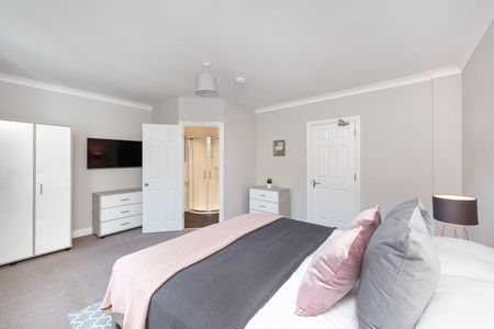 Room in a Shared House, Mountcombe House, SW19 - Photo 4