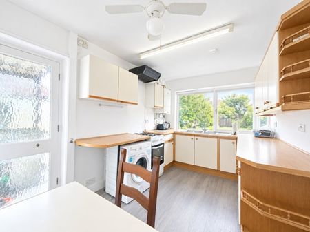 London Road, Ashford, Surrey,TW15 - Photo 3