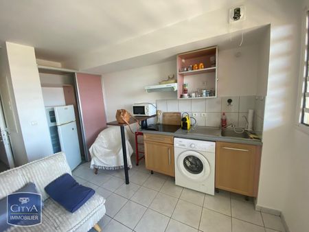 Location Appartement 2 pièces ST DENIS 97400 - Photo 3
