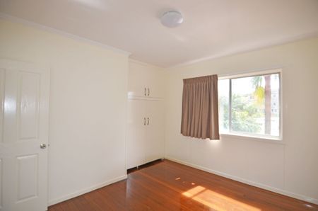 CENTRALLY LOCATED TWO BEDROOM UNIT - Photo 2